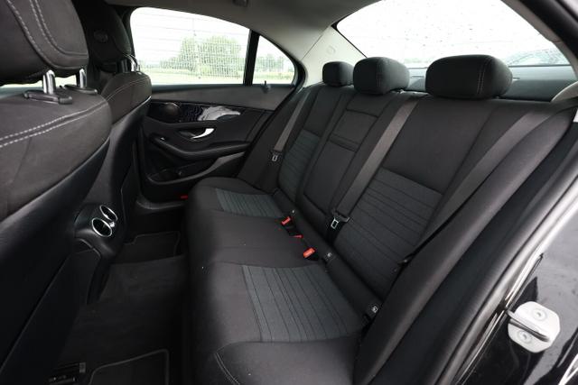 Mercedes-Benz C-Klasse AVANTGARDE C 180 d Aut 122 LED Nav Kam PDCvo/hi 