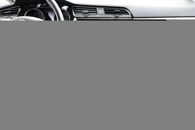 Volkswagen Touran Comfortline 1.5 TSI 150 DSG Nav ACC PDC 