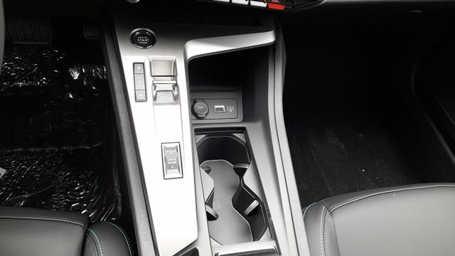 Peugeot 308 130 EAT8 Allure Nav Keyl 360° ACC SHZ PDC 
