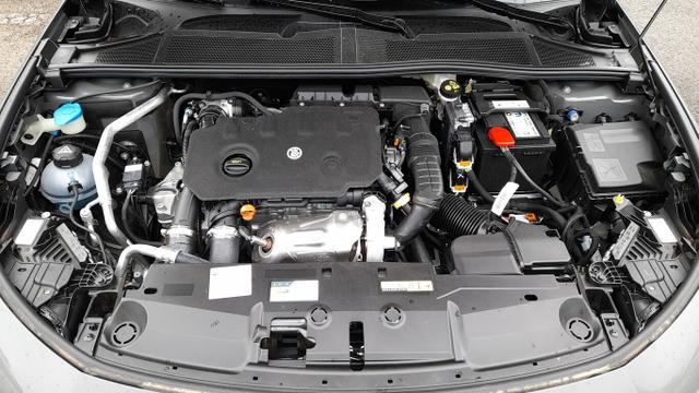 Peugeot 308 130 EAT8 Allure Nav Keyl 360° ACC SHZ PDC 