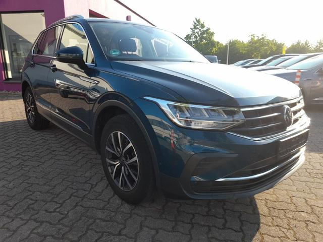 Volkswagen Tiguan - LIFE 1.5 TSI 150 Pano AHK ParkAs AppC SHZ