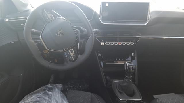 Peugeot 208 MHEV 110 DSC6 Allure ACC Kam LED SHZ 4JGar 