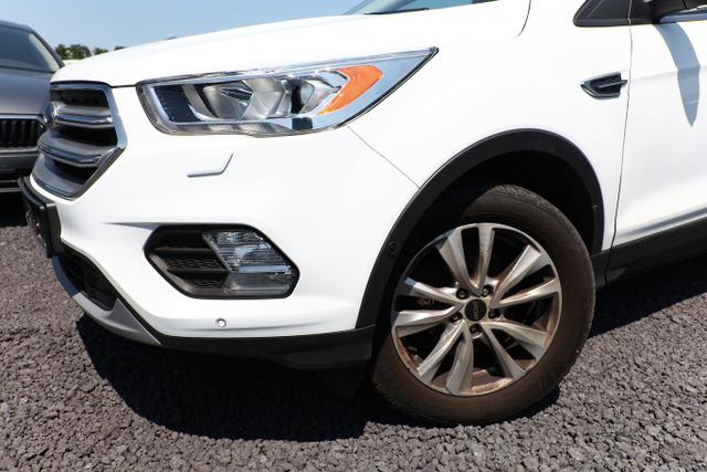 Ford Kuga Titanium 2.0 TDCi 150 Pano Nav SHZ PDC 17Z 