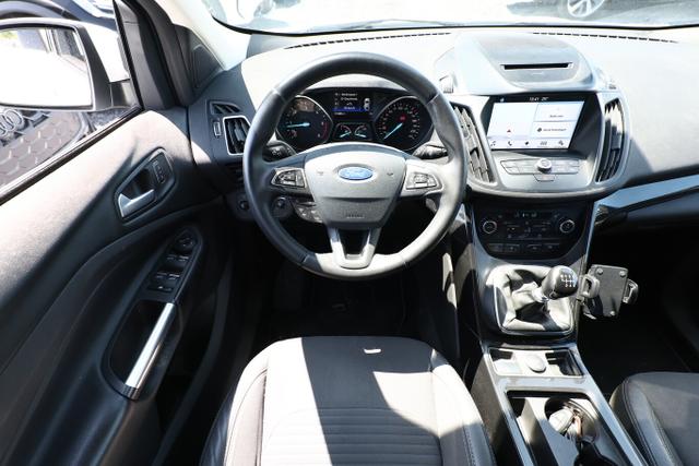 Ford Kuga Titanium 2.0 TDCi 150 Pano Nav SHZ PDC 17Z 