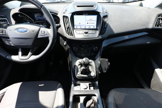 Ford Kuga Titanium 2.0 TDCi 150 Pano Nav SHZ PDC 17Z 