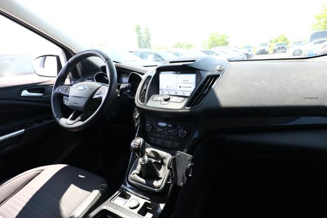 Ford Kuga Titanium 2.0 TDCi 150 Pano Nav SHZ PDC 17Z 