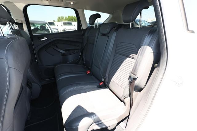 Ford Kuga Titanium 2.0 TDCi 150 Pano Nav SHZ PDC 17Z 