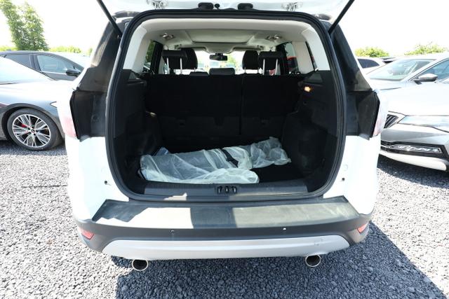 Ford Kuga Titanium 2.0 TDCi 150 Pano Nav SHZ PDC 17Z 