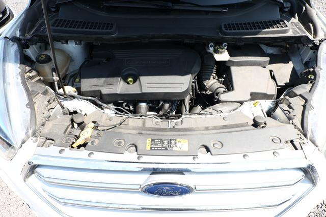 Ford Kuga Titanium 2.0 TDCi 150 Pano Nav SHZ PDC 17Z 