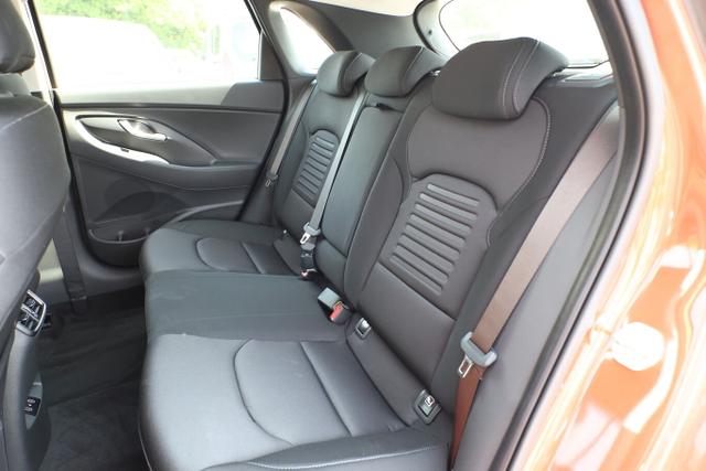 Hyundai i30 1.0 TGDI 100 Advantage LED Nav Kam PDC Temp 