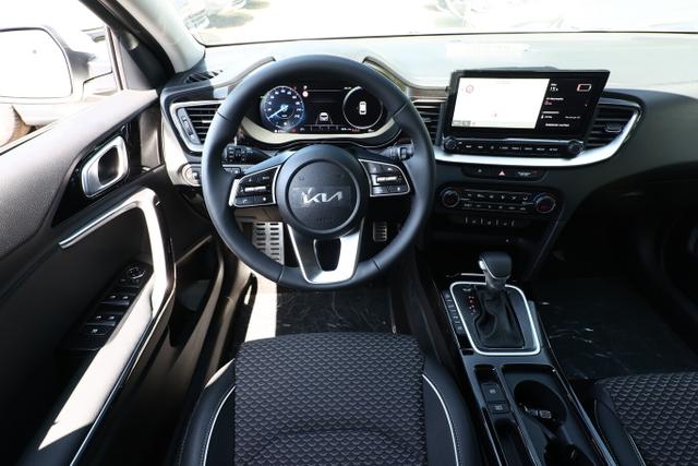Kia Ceed Sportswagon SW 1.6 PHEV 140 DCT LED Nav eHk SHZ ACC Kam 