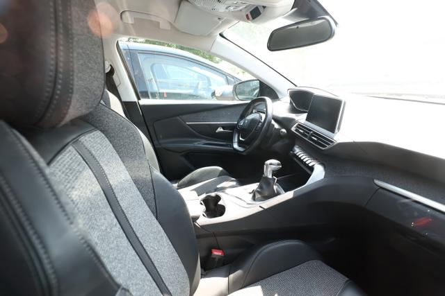 Peugeot 3008 Allure 1.2 PureTech 130 Nav AHK KeyLess PDC 