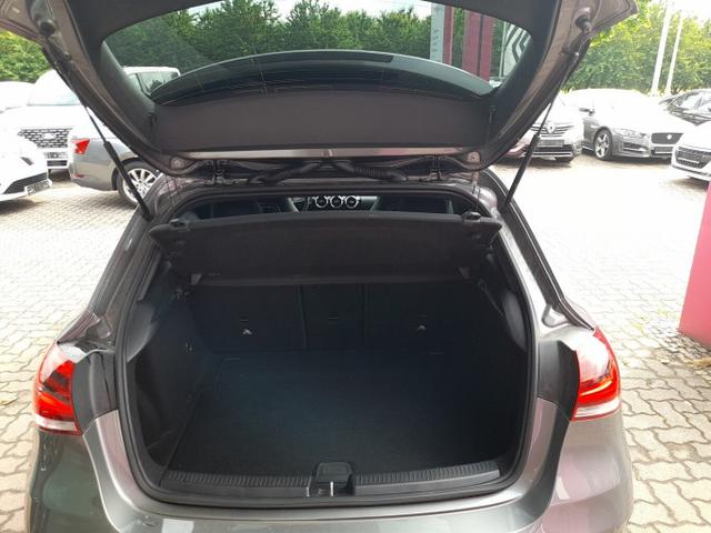Mercedes-Benz A-Klasse AMG Line A 200 DCT LED SHZ 