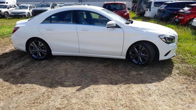 Mercedes-Benz CLA-Klasse Urban CLA 200 d DCT LED SHZ KeyL Leder LM18Z 