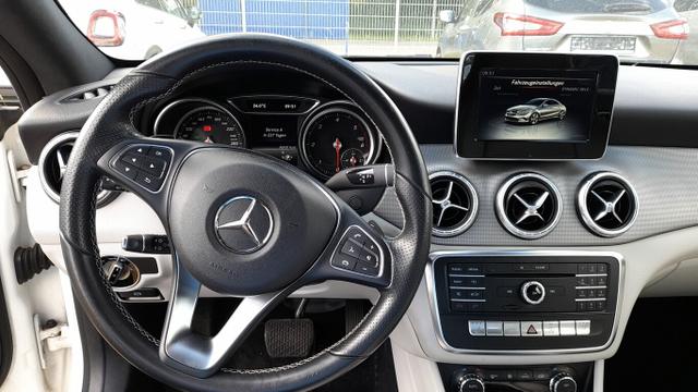 Mercedes-Benz CLA-Klasse Urban CLA 200 d DCT LED SHZ KeyL Leder LM18Z 