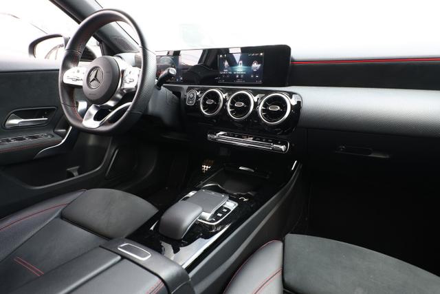Mercedes-Benz A-Klasse AMG Line A 200 DCT LED SHZ 