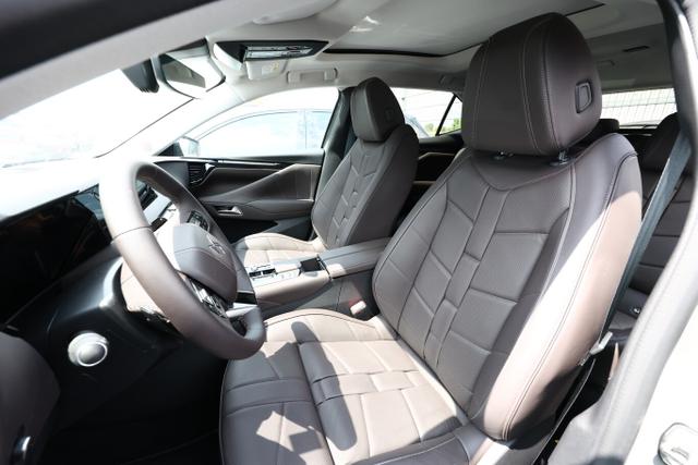 DS Automobiles 4 130 EAT8 Opera LED Massage Nav 360 eHk Schiebe 