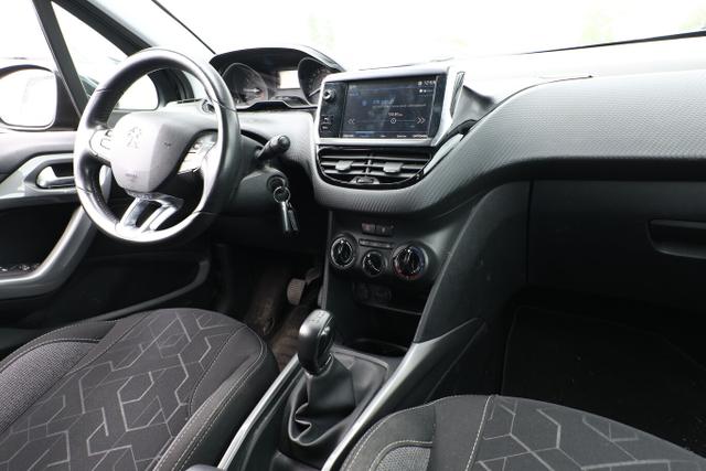 Peugeot 2008 Active 1.2 1 PureTech 82 PDC SHZ Klima Temp 