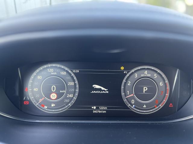 Jaguar E-Pace HSE P250 AWD Leder LED Nav EHK ACC Kam 