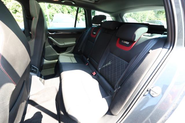 Skoda Octavia Combi RS 2.0 TSI 230 DSG Pano StandH AHK 