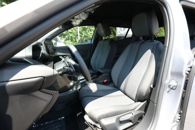 Peugeot 2008 MHEV 145 DSC6 Allure Nav Keyl ACC 360° SHZ 