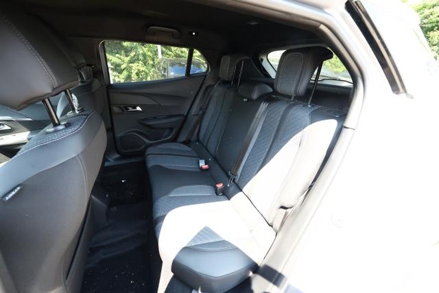 Peugeot 2008 MHEV 145 DSC6 Allure Nav Keyl ACC 360° SHZ 