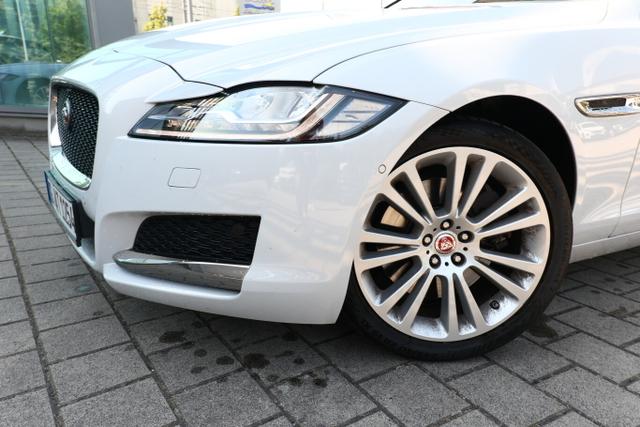 Jaguar XF Sportbrake Portfolio 3.0d Aut. Pano ParkP Nav 