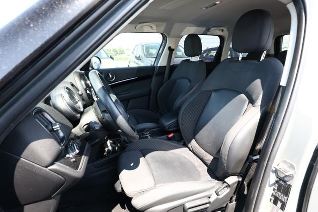 MINI Countryman Cooper SE ALL4 Steptr. Nav PDC LM17Z 