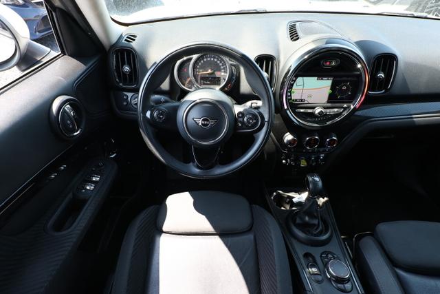 MINI Countryman Cooper SE ALL4 Steptr. Nav PDC LM17Z 