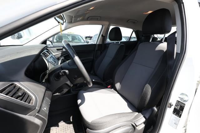 Hyundai i20 Select 1.2 84 Klimaanlage Radio 