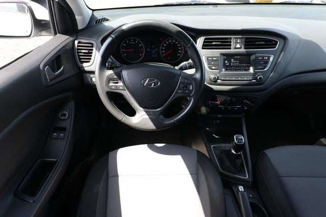 Hyundai i20 Select 1.2 84 Klimaanlage Radio 