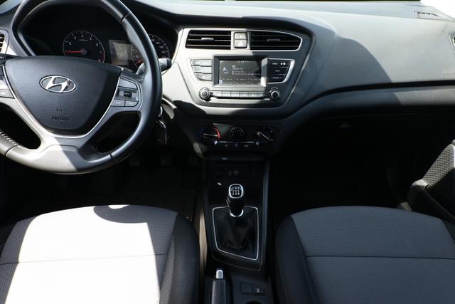 Hyundai i20 Select 1.2 84 Klimaanlage Radio 
