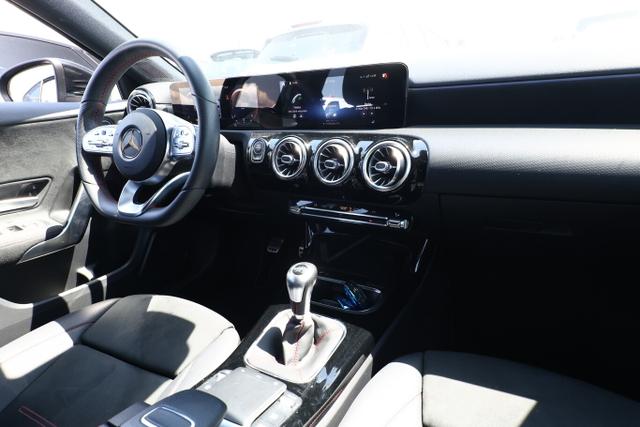 Mercedes-Benz A-Klasse AMG Line A 200 Lim Nav SHZ ParkAs LM18Z LED KeyL 