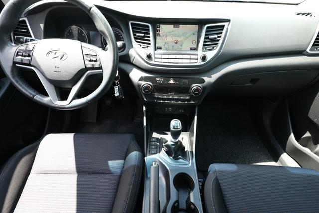 Hyundai TUCSON Advantage 1.6 177 4WD Nav PDC LM17Z KeyL 