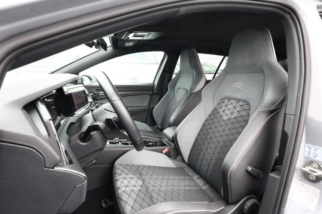 Volkswagen Golf R-Line VIII 1.5 eTSI 150 DSG Pano Nav AppCo 
