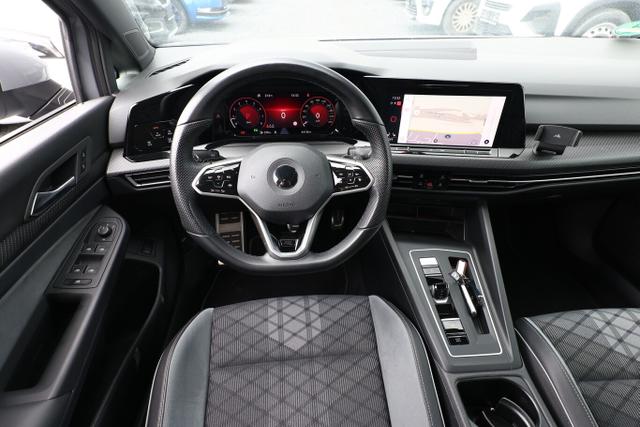 Volkswagen Golf R-Line VIII 1.5 eTSI 150 DSG Pano Nav AppCo 