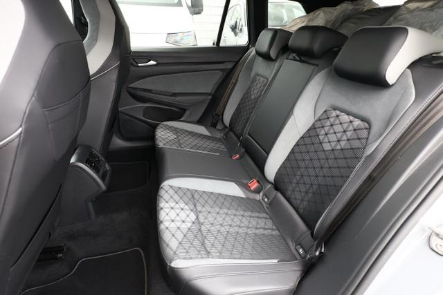 Volkswagen Golf R-Line VIII 1.5 eTSI 150 DSG Pano Nav AppCo 