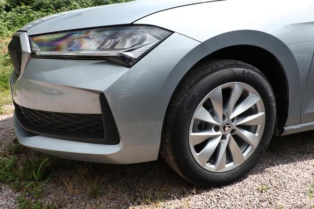 Skoda Superb eTSI 150 DSG LED Nav Kam SunS SHZ SideA 