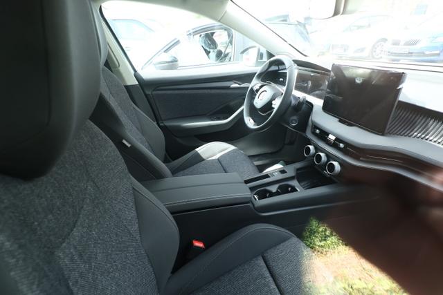 Skoda Superb eTSI 150 DSG LED Nav Kam SunS SHZ SideA 