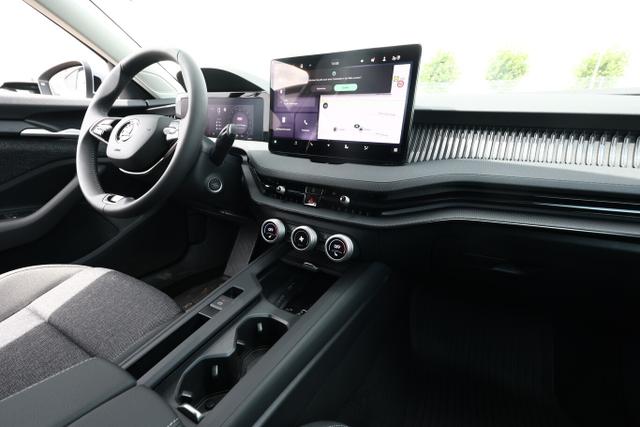 Skoda Superb eTSI 150 DSG LED Nav Kam SunS SHZ SideA 