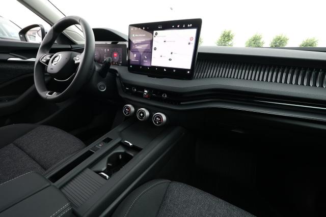 Skoda Superb eTSI 150 DSG LED Nav Kam SunS SHZ SideA 