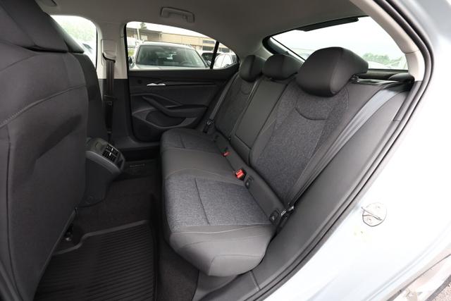Skoda Superb eTSI 150 DSG LED Nav Kam SunS SHZ SideA 