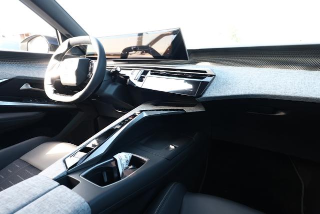 Peugeot 5008 145 eDSC6 GT eHK Nav 360° ACC SHZ PrivG PDC 