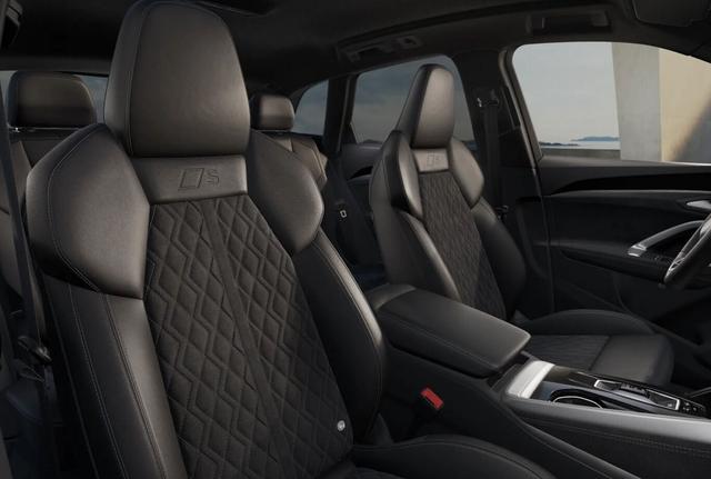 Audi Q5 S line TDI 204 2xS neues Modell Tech 20Z Pano 