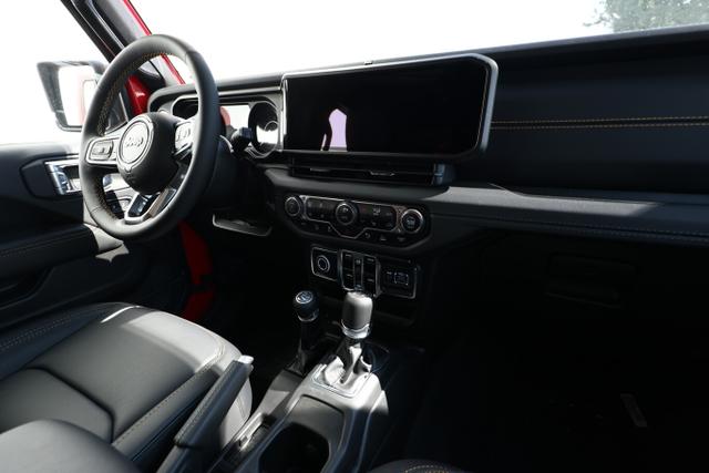 Jeep Wrangler 2.0 T-GDI 272 A8 4x4 Sahara MY24 Alpine 
