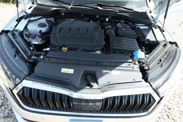 Skoda Octavia Combi 2.0 TDI 116 Selec LED Nav vEHK Kam 