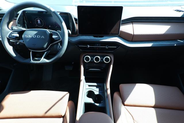 Kodiaq Selection eTSI DSG Selec Pano AHK 7S HUD 360° Leder 