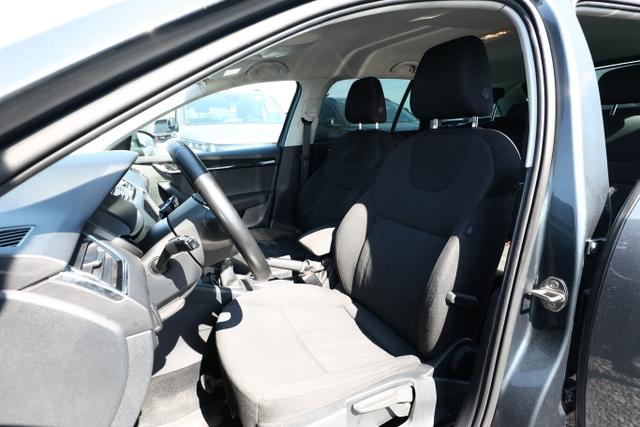 Skoda Octavia Combi Style 1.6 TDI 116 LED Nav LM17Z SmLink 