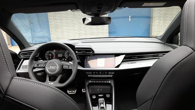 Audi A3 Sportback S line 35 TFSI tronic 2xS Nav 18Z 