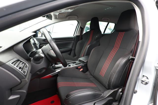Renault Mégane R.S Line Megane IV Grandtour 1.5 BdCi 115 EDC R.S. 